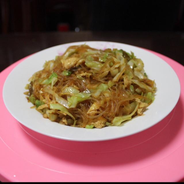 包菜粉丝炒鸡蛋