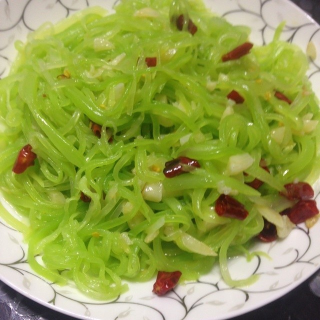 凉拌莴笋