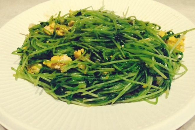 豌豆苗炒鸡蛋