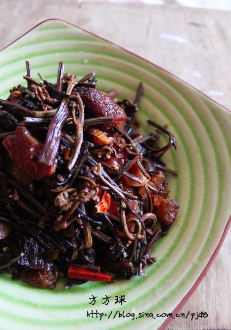 蕨菜干炒腊肉