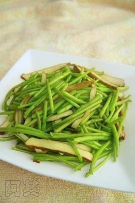 芦蒿香干