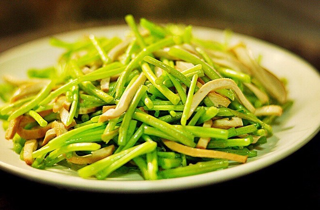 私房.芦蒿炒香干