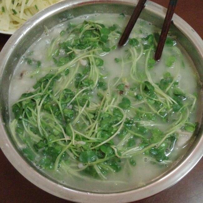 萝卜苗（娃娃菜）煮芋头