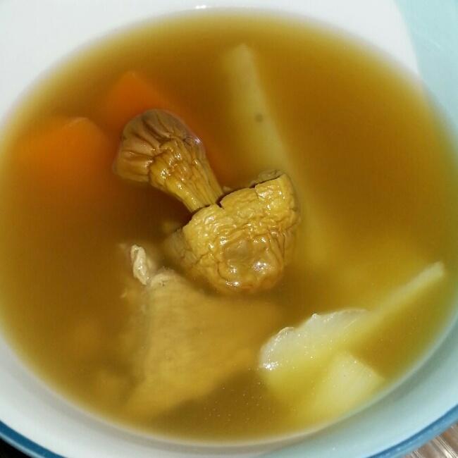 姬松茸山药排骨汤
