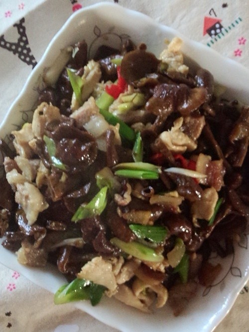 滑子菇炒鸡丝