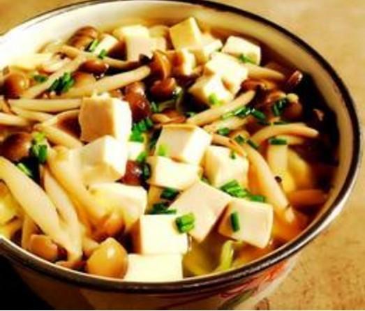 蟹味菇豆腐煲