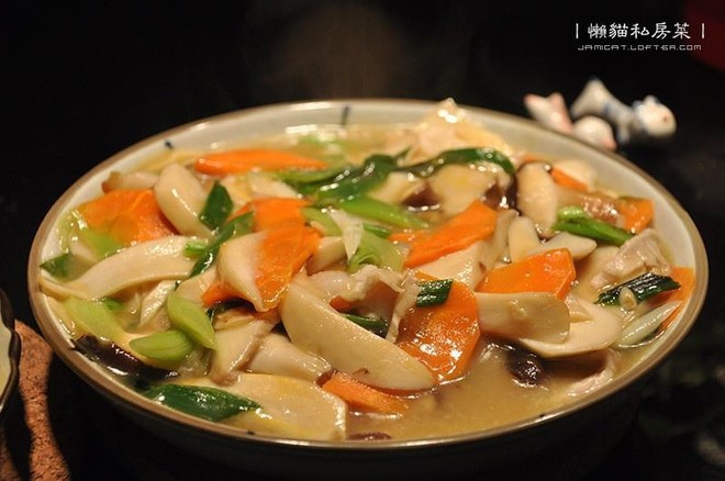 鸡腿菇炒肉片