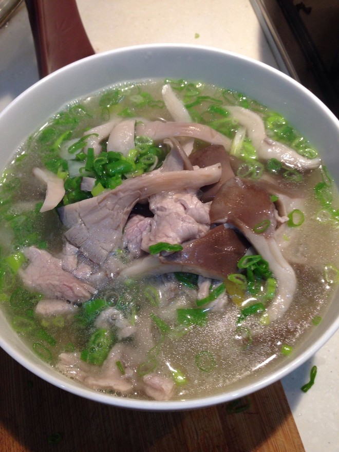 平菇肉片汤