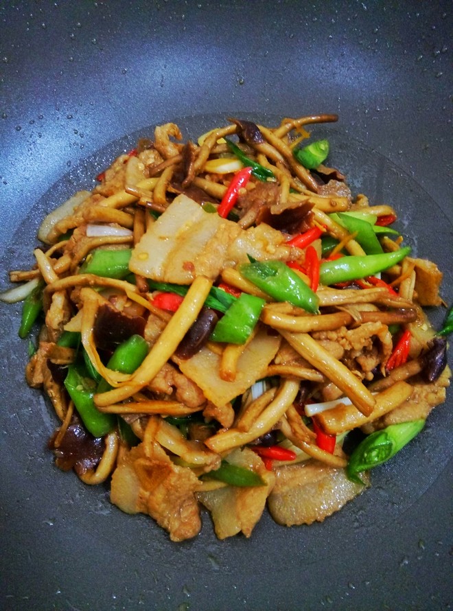 茶树菇炒肉