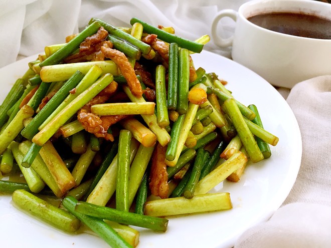 妈妈牌蒜薹炒肉
