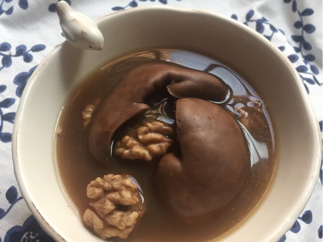 杜仲核桃猪腰汤