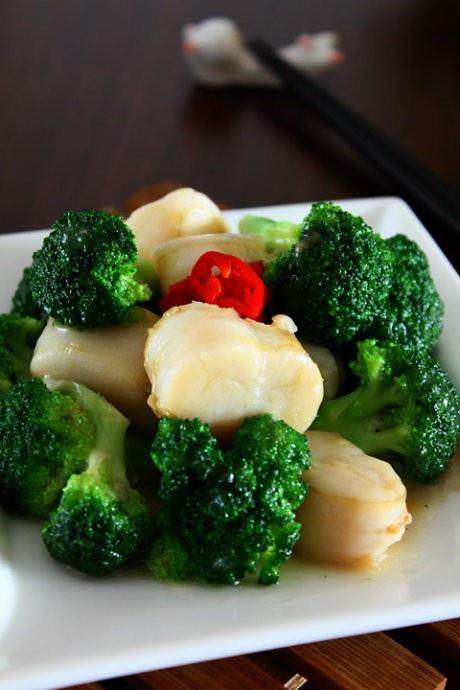 西兰花炒鲜贝