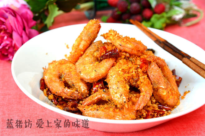 金黄酥脆，避风塘虾