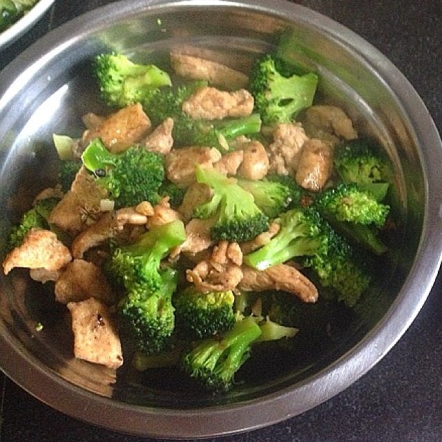 西兰花炒鸡肉