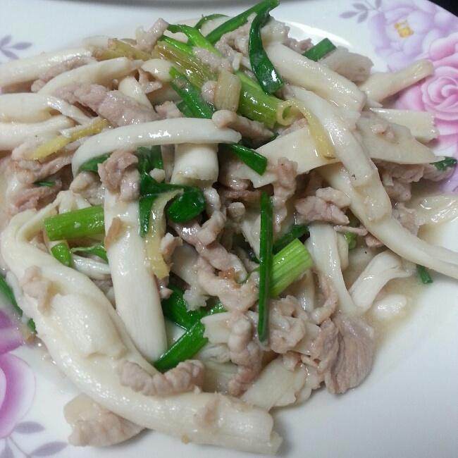 白玉菇炒肉