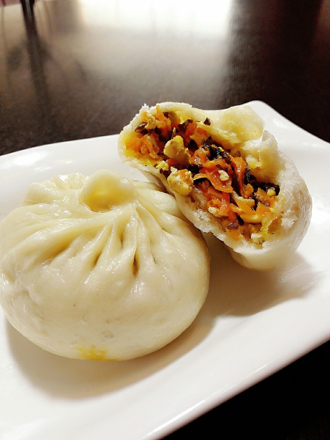 胡萝卜木耳鸡蛋素包子