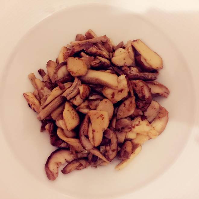 新鮮的牛肝菌（porcini）