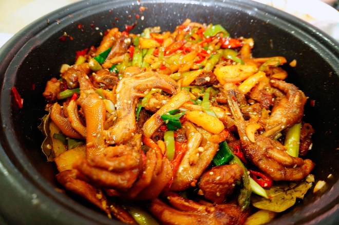 香辣干锅鸡鸭掌