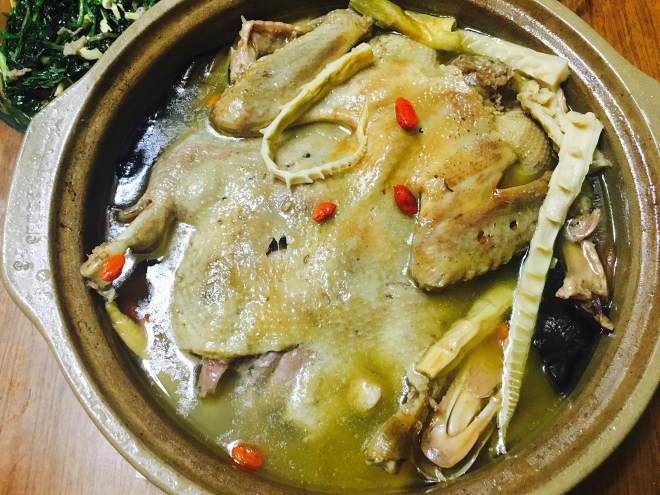 笋干老鸭煲
