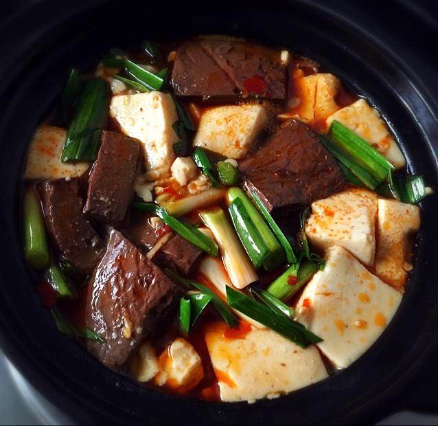鸭血豆腐煲