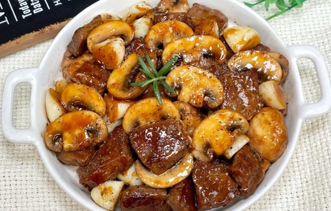 蒜香口菇牛肉粒