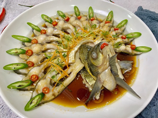 ?年夜菜（年年有鱼）孔雀开屏鱼?