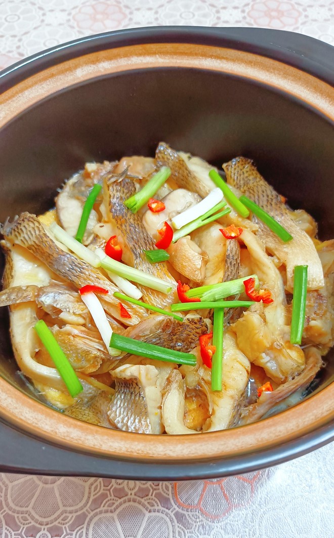 鲜嫩豆腐鲈鱼煲