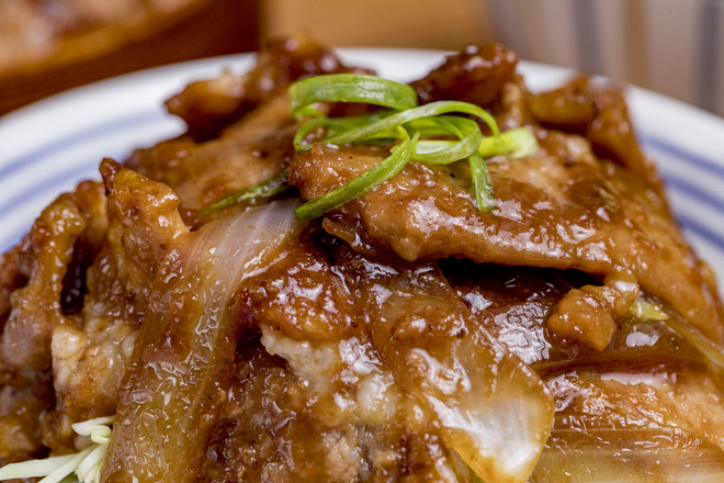 10分钟出锅的【猪肉生姜烧】，软嫩多汁能下饭！