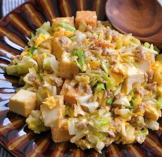 香味猪肉末炒油豆腐甘蓝菜鸡蛋