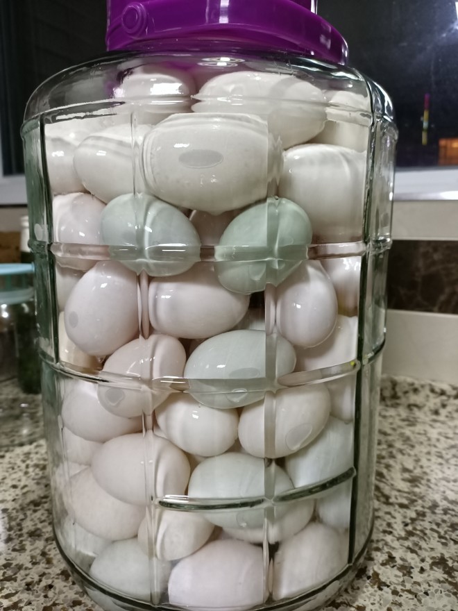 流油起沙的咸鸭蛋