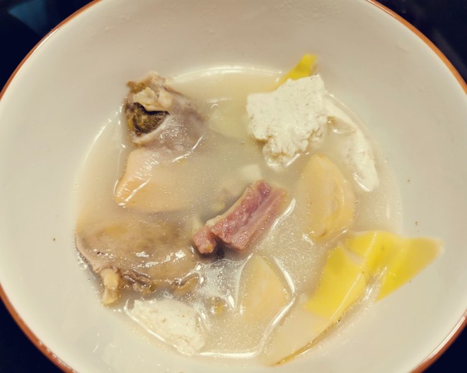 河蚌咸肉春笋煲