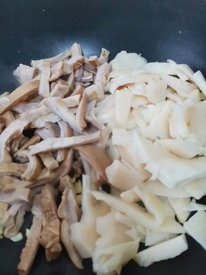 小炒酸辣肚丝（猪肚清洗超干净方法）