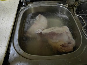 莲子胡椒猪肚汤