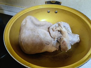 莲子胡椒猪肚汤