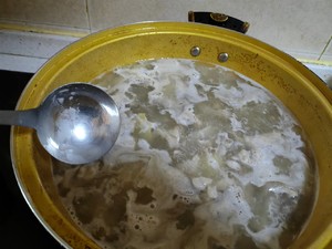 莲子胡椒猪肚汤