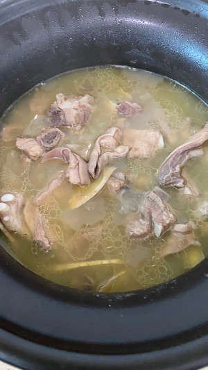 绿豆猪肚排骨汤