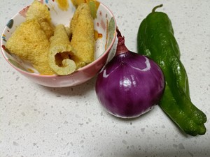 家常凉拌菜炸猪皮拌洋葱