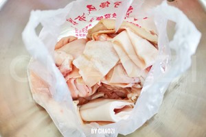 猪肉吃不起了，5块钱做一斤肉皮冻吧