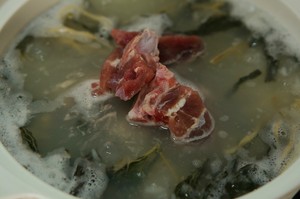 咸猪骨的做法（腌制比例）