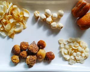 广东老火汤⑦‖秋季润肺止咳老火汤～菜干无花果南北杏煲猪骨