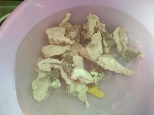 土豆卤猪骨头