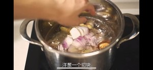 韩式土豆猪骨肉汤（简单到让人意外