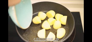 韩式土豆猪骨肉汤（简单到让人意外