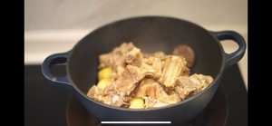 韩式土豆猪骨肉汤（简单到让人意外