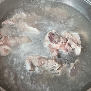 润肺去燥的海底椰无花果猪骨汤