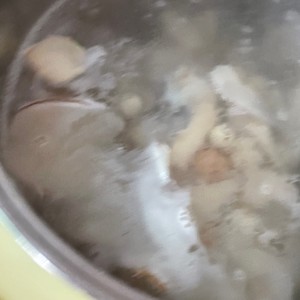 润肺去燥的海底椰无花果猪骨汤