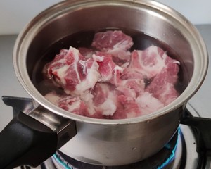 白萝卜猪骨汤