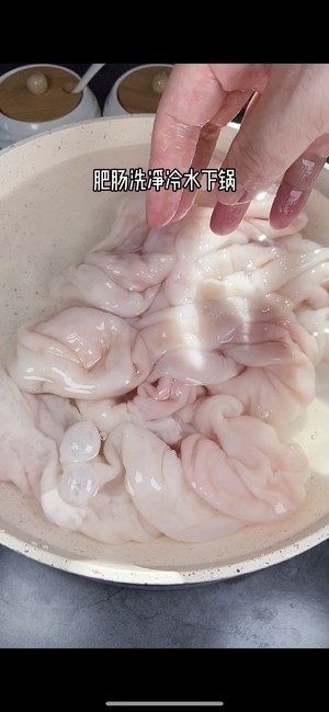 ?干煸肥肠这样做，实在是太香了，好吃到停不下来?