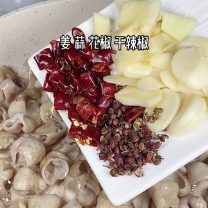 ?干煸肥肠这样做，实在是太香了，好吃到停不下来?