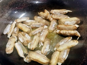 小岛上—酱爆蛏子